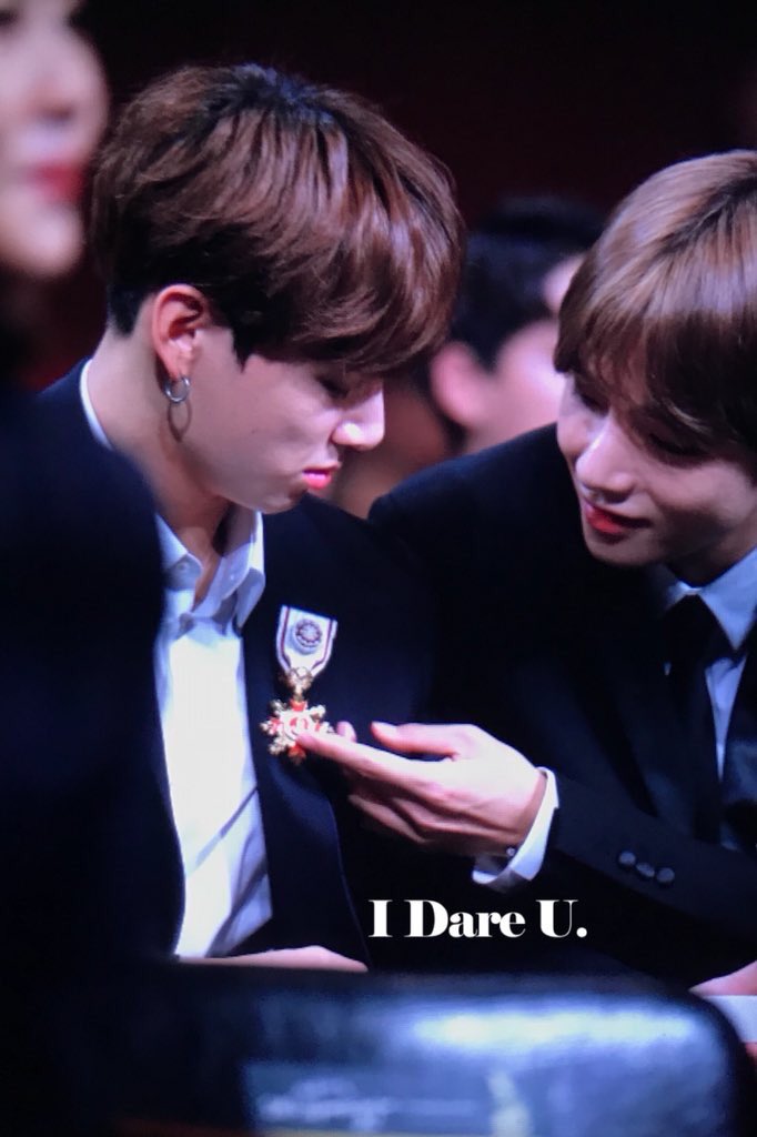Of course, Taehyung making Jungkook realized that he’s the youngest Personality who received that merit award!  #vkook  #kookv  #taekook 