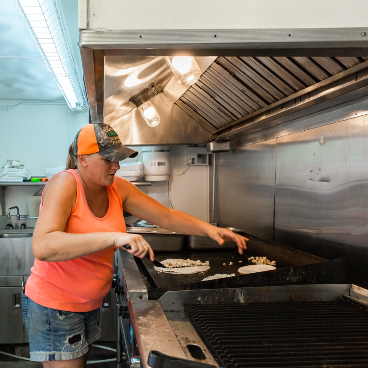 BorderAcross's tweet image. Hungry? That's alright -- it'll be ready in 15 minutes or less.