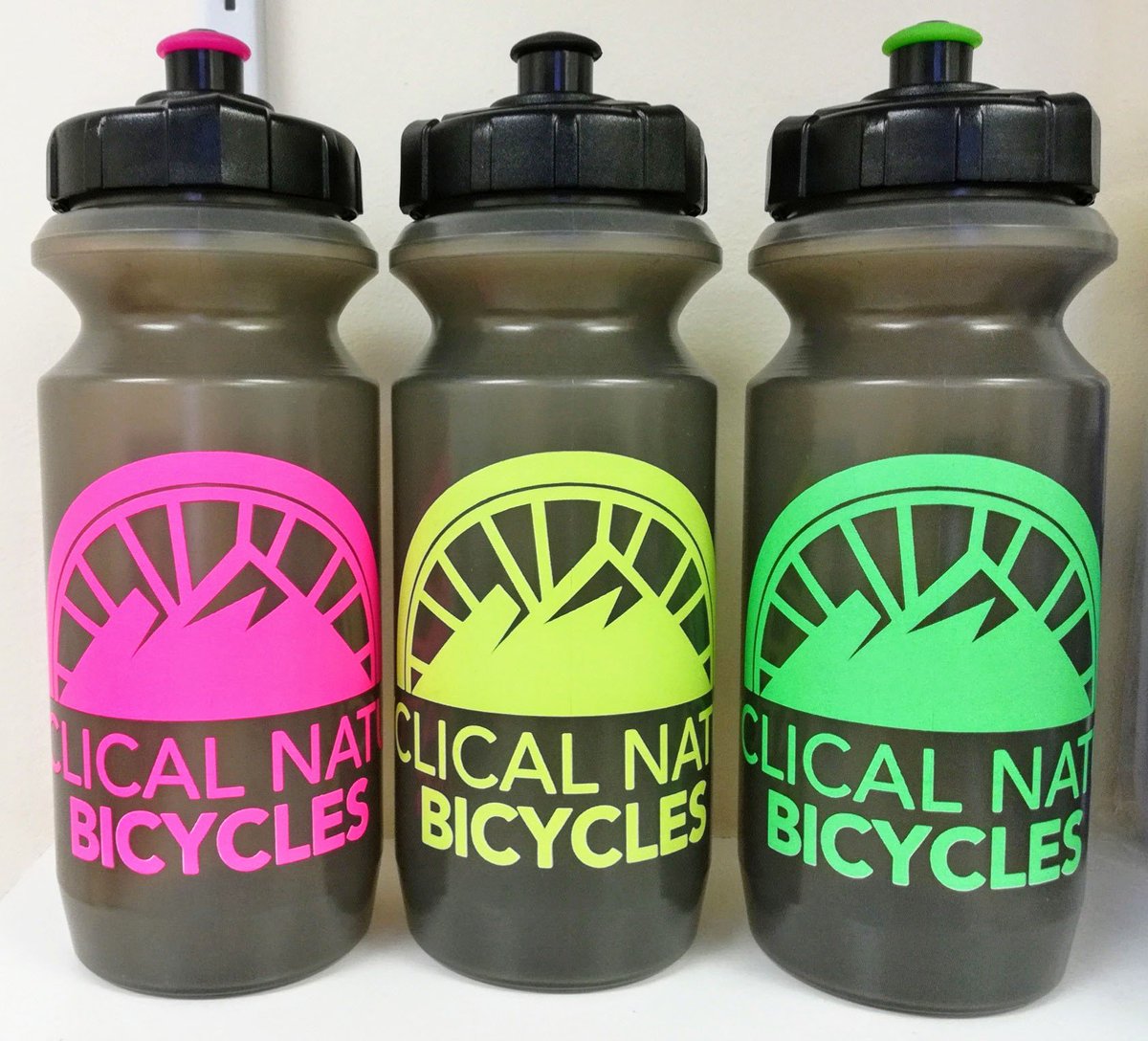 RAVXDesign's tweet image. We added fluorescent colors to our bottle printing! Want to stand out at an event? Want your own branded bottle? Or just want some freebies to hand out?
Minimum only 150 bottles, free art! ravx.com/custom-logo/