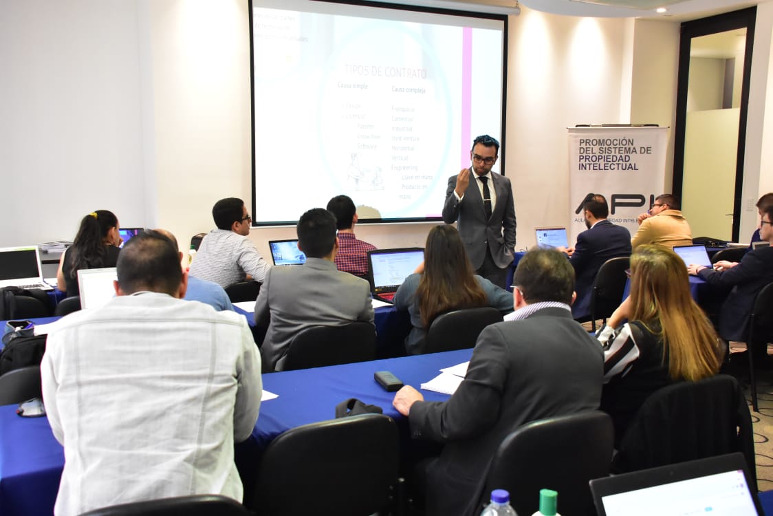 sicsuper's tweet photo. Gracias a los 24 asistentes que participaron en la capacitación de comercialización de patentes organizado por el Aula de Propiedad Industrial - #API de la #SICSuper. ¡Los esperamos en la Rueda de Patentes 2018! https://t.co/hdh7k2MQxB