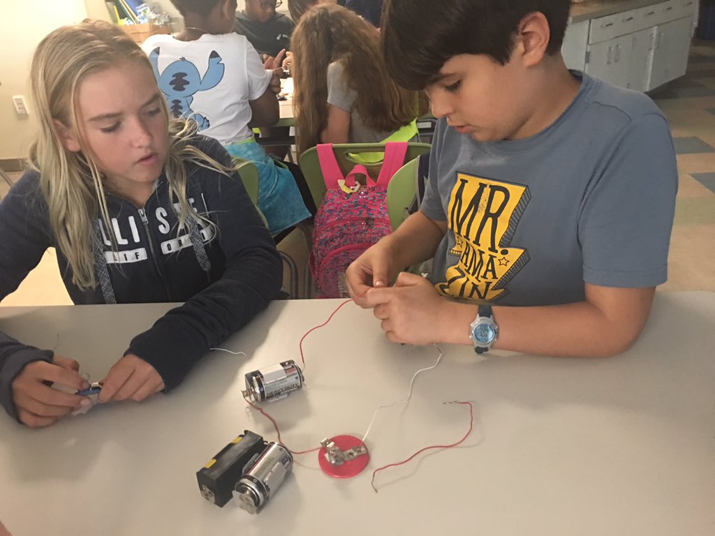 MrsQuadagnoTCS's tweet image. My favorite time of the year...#CircuitChallenge love to see the struggle, then the joy when they accomplish making it work! #5thScience #MistakesLeadToDiscoveries #5thLearning
