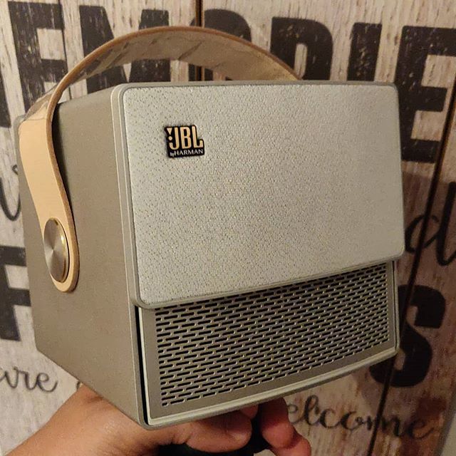 carlos_ccorreia's tweet photo. Um verdadeiro cubo portátil de entretenimento!
Projetor, Box Android, Coluna Bluetooth, é para todos gostos!
Projeção HD com suporte para 3D DLP.
Este vai dar gosto usar e abusar, quem conhece o projetor Xgimi CC Aurora?
Mais detalhes: https://t.co/JCmOIHKhHP
#xgimi #ccaurora #… https://t.co/fHA986hsfJ