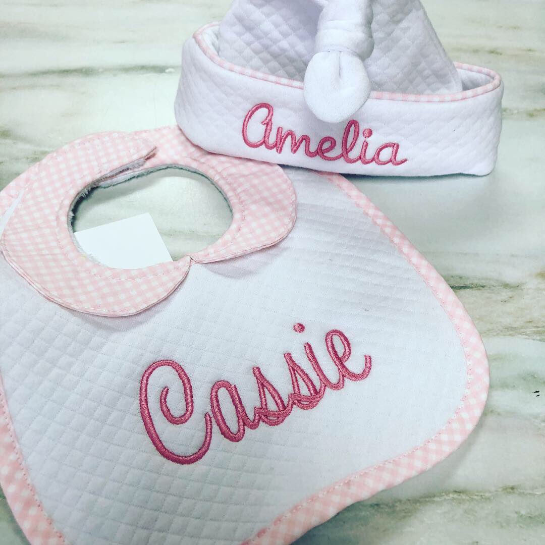 Cre8tStitchMem's tweet photo. Know someone who is expecting or has a newborn? These are the perfect gift! 
#baby #babyshower #monogram #bartletttn #memphis #shop901 #choose901 #babybibs #babybib #babyhat #welcomebaby #babyboy #babygirl https://t.co/mVcP7gmsZx