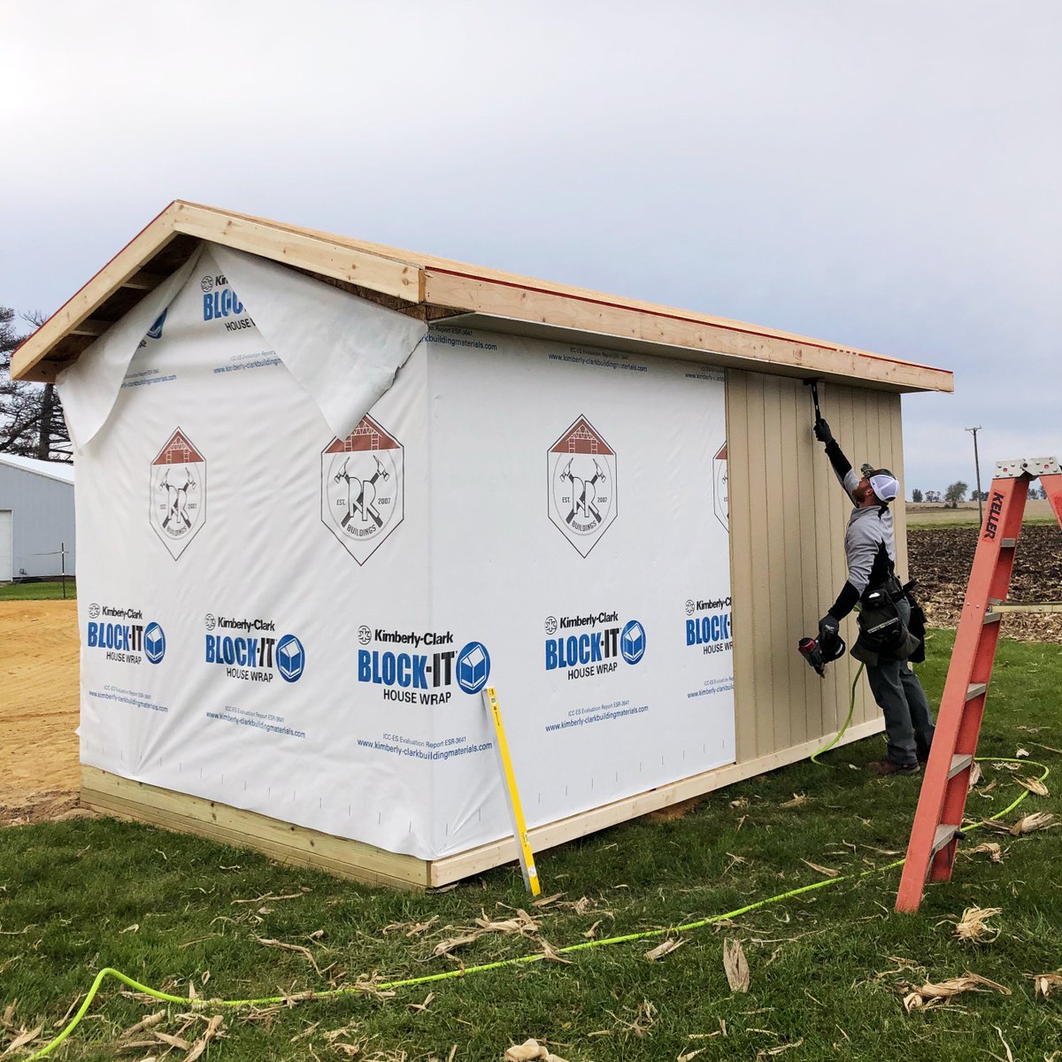 Excited to partner with Rural Renovators in building an #LPShed featuring #LPSmartSide products! Check out the build on his Instagram: instagram.com/rrbuildings/?h…