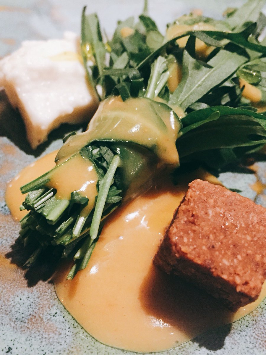 Cena 25 aniversario en Casa Marcial como anfitrión <a href="/nachomanzano/">nacho manzano</a> en el plató también la cocina de excelentes cocineros como @Pedromartino Manuel Costiña o <a href="/JavierGoyaChef/">Javier Goya Carramol</a> . Un placer