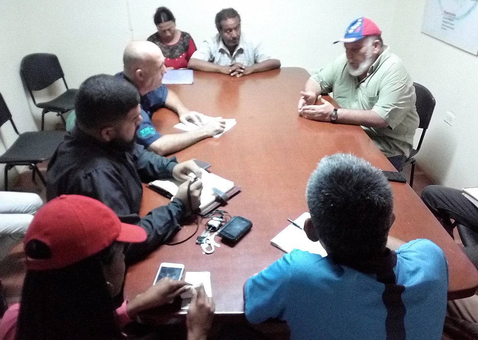 #DescolonizaciónDeVenezuela | El coordinador de la #ORTZuliaNorte Abog. Omar López durante una reunión de trabajo junto al alcalde de Jesús Enrique Lossada, Junior Mujica, y representantes de la Gobernación del Zulia y Fondas Zulia 🇻🇪