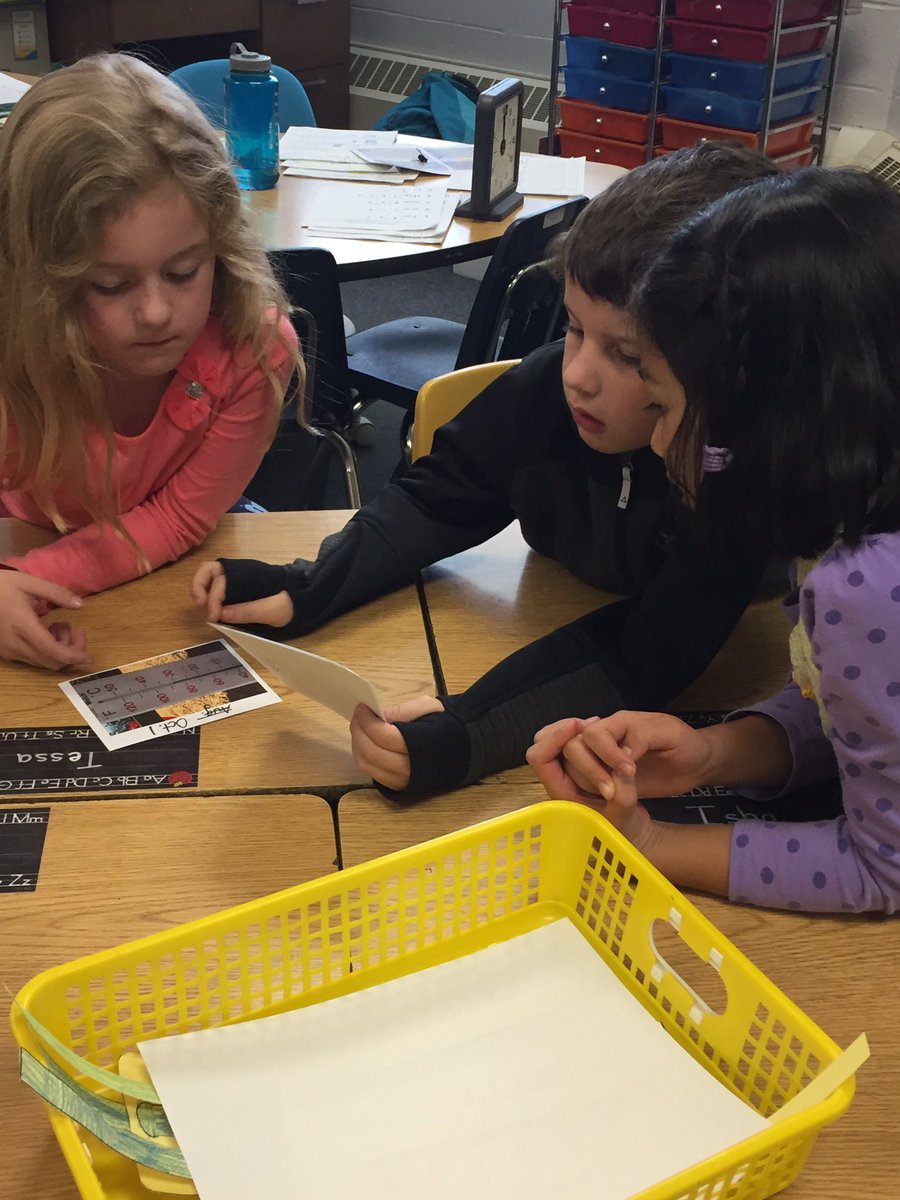 BowersOakHill's tweet image. First grade Ss #collaborate and reach a consensus of what our thermometer has said about the temperature the first 9 Thursdays of school @oakhilles #soaringintoscience