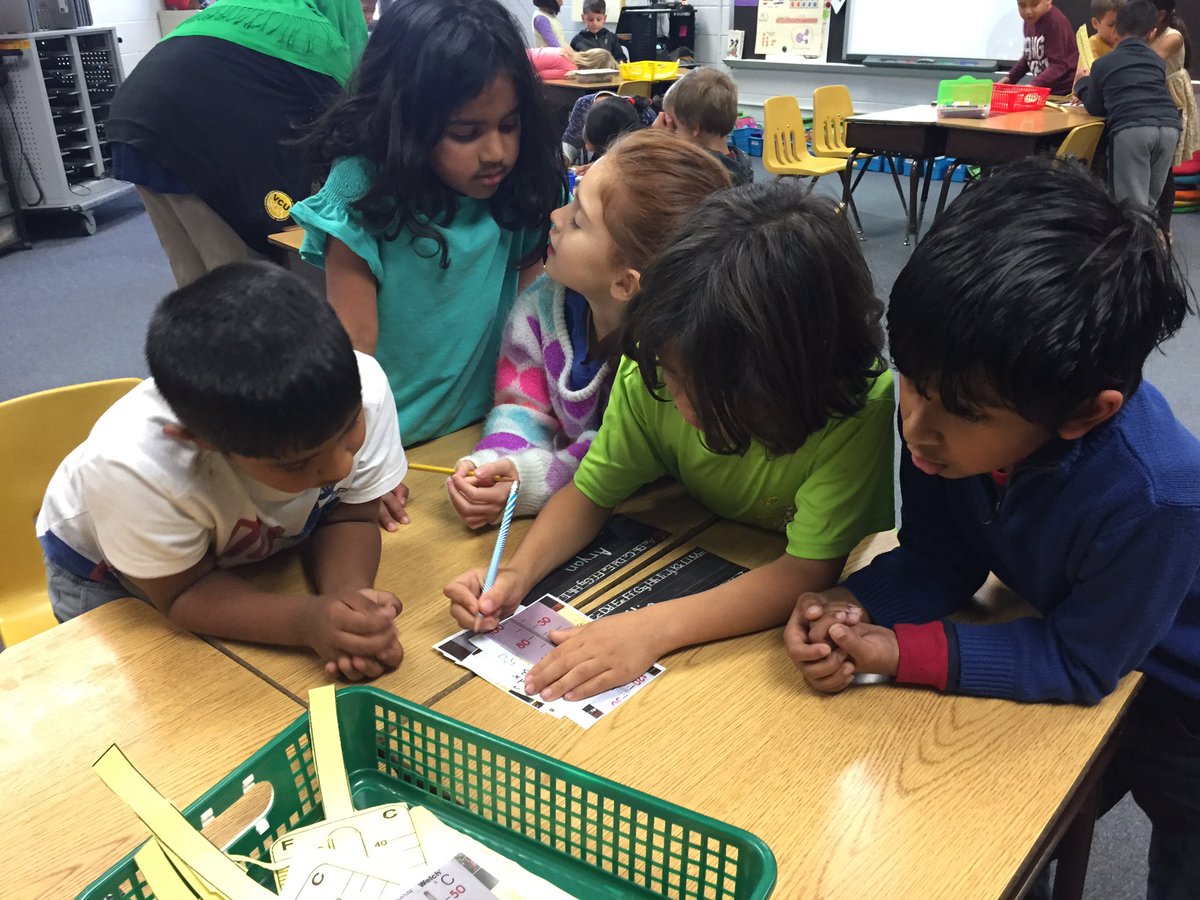 BowersOakHill's tweet image. First grade Ss #collaborate and reach a consensus of what our thermometer has said about the temperature the first 9 Thursdays of school @oakhilles #soaringintoscience