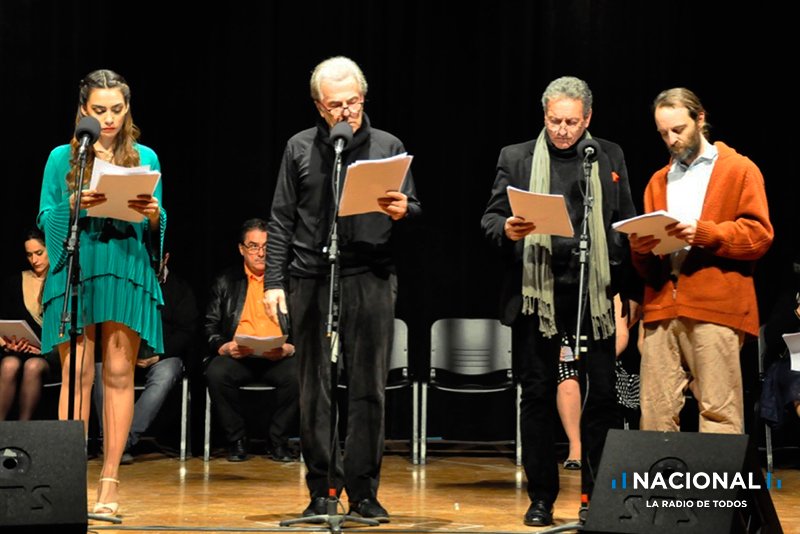 NacionalAM870's tweet photo. 🎭 #Radioteatro Comienza @lasdoscaratulas en su versión federal / HOY desde Ushuaia, “Barranca abajo” de Florencio Sánchez con actuaciones de Víctor Laplace, Daniel Miglioranza, y un gran elenco de Tierra Del Fuego / Dirección de Miryam Strat. 
Escuchá por https://t.co/5L1K5y7q6O https://t.co/sANHGXWGds