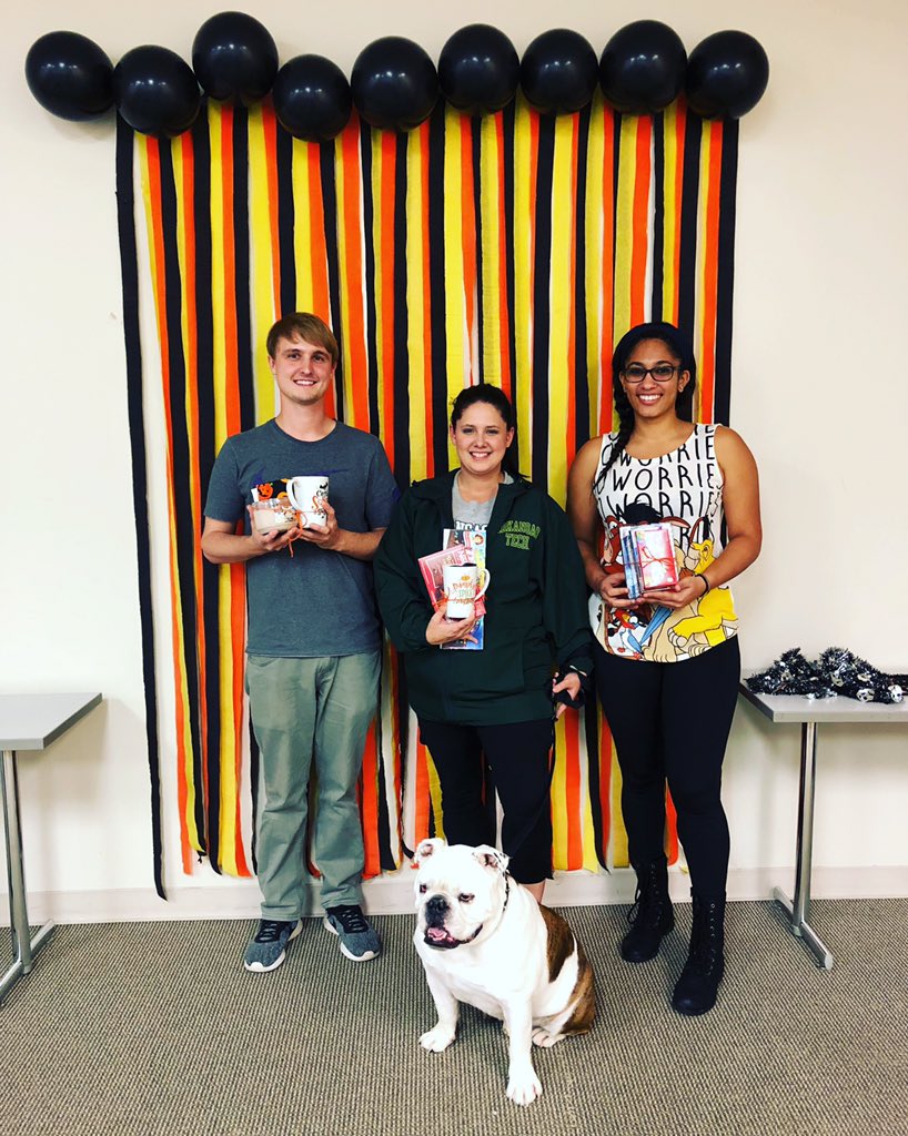 ATU_GSC's tweet photo. The Graduate Student Council is kicking off Pumpkin Carving at 4pm in Tomlinson 110. We have gift prizes to the most creative pumpkins! Come and have some fun! 🎃#atugsc https://t.co/HRRcKwj3ph
