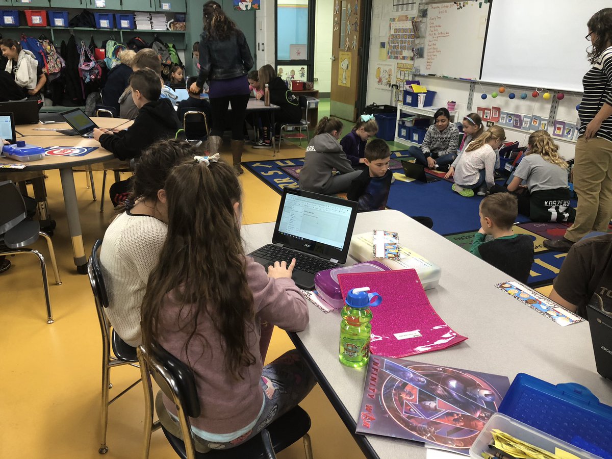 MrsDarga's tweet photo. We had a great time helping our second grade writing colleayadd details to their personal narratives today! @RidgeFCL @ccsd59 @cciring18 @MrsKavsClass @Poteracki118 #D59learns #realauthors #WritingCommunity https://t.co/2s2znMDgrF