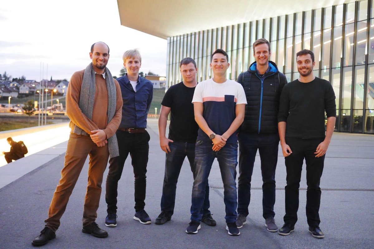 Hello Photovoltaic world! We are a Young investigators group at @hzbde researching perovskite/silicon solar cells. 
pic: throwback to #psco2018