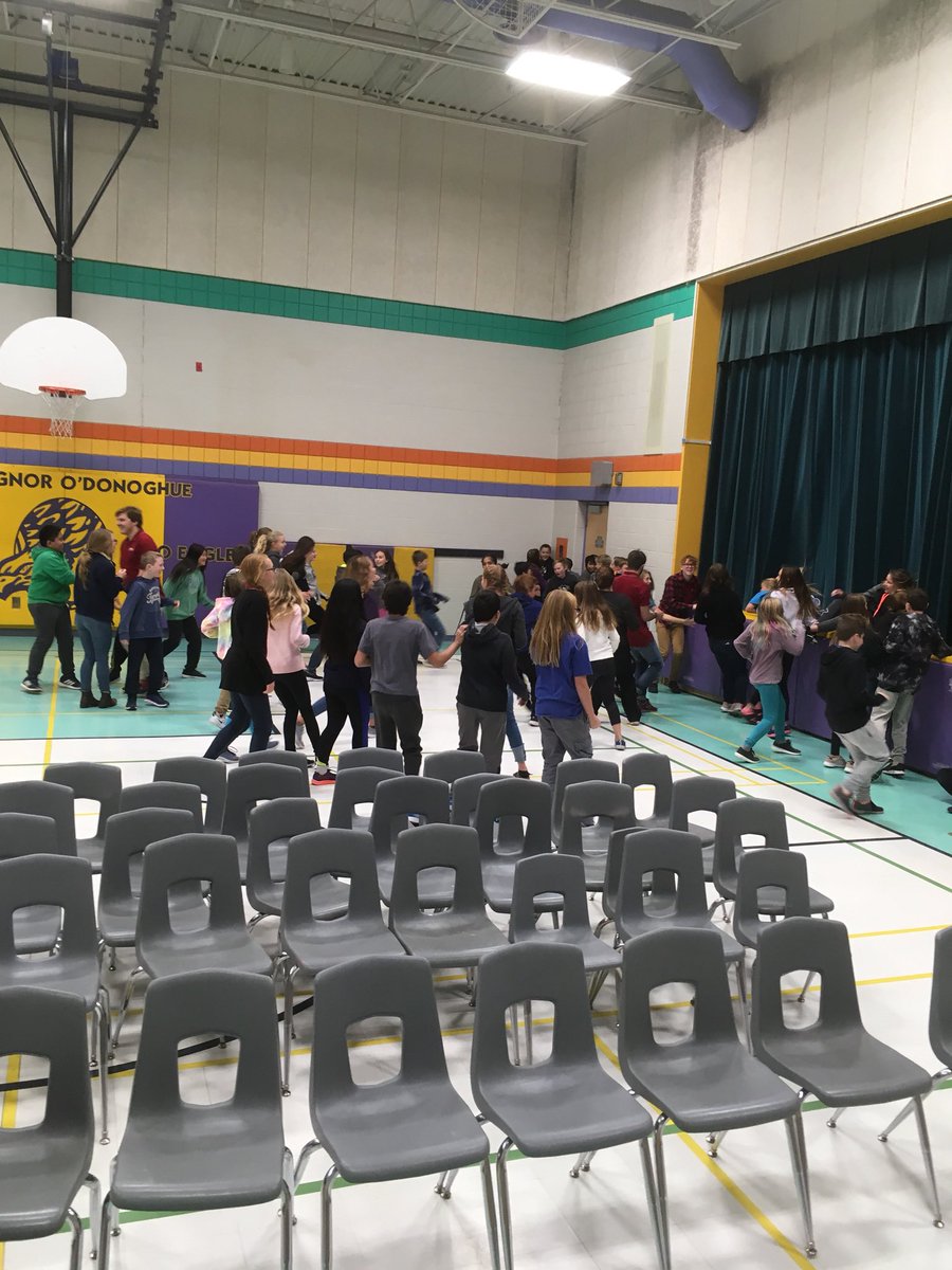 MonsignorO's tweet photo. #NETYouthMinistry @MonsignorO with the Grade 7’s today. A great day! Be sure to ask one of our Grade 7 youth about it!! https://t.co/eZqcEZrDsk
