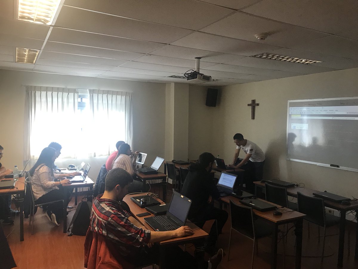 ivarese's tweet image. Sesión práctica de la blockchain NEM en la Universidad Católica del Uruguay!! #ShinTatt @NEMofficial @NemEspanol @UCUoficial #BlockchainEnUruguay #BlockchainAccelerator #NEMTrainingWeek