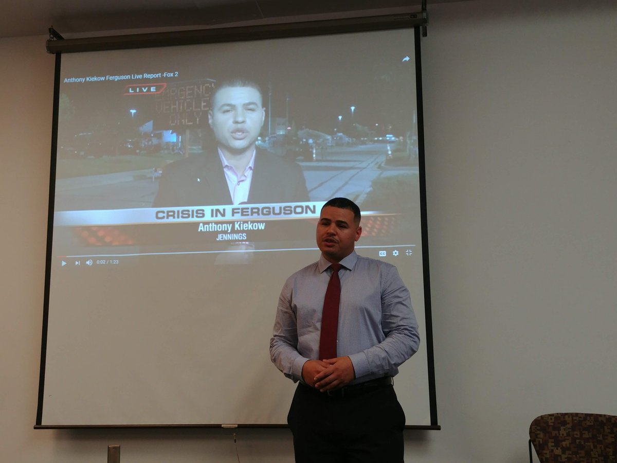 STLCCFloValley's tweet photo. When Anthony Keikow, executive director of communications for the Riverview Gardens School District, covered protests in Ferguson, he had to ignore everyone's opinions. His advice to students? Just tell what you know. #stlccfv #masscommunicationsfallspeakerseries #preparedforwork https://t.co/r2UNhcCSR7
