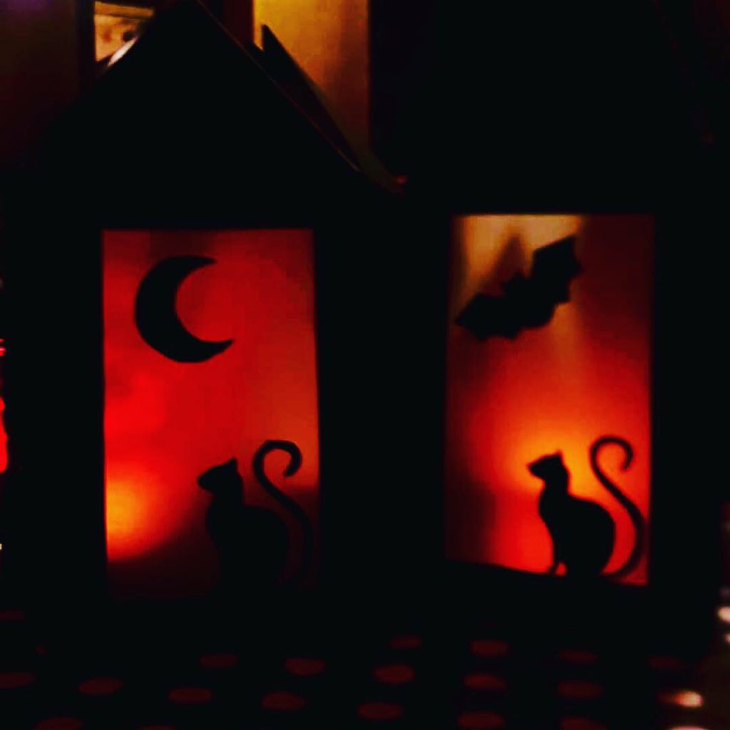 Lovely Halloween’s lanterns from @giaequation team thanks to #simeslighting #lightingdesign #shadows