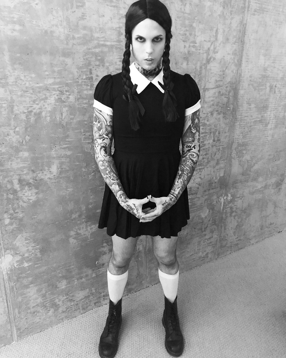 michaelvampire's tweet photo. “I’ll clean my room. In exchange for your immortal soul” - Me ( Wednesday Addams ) https://t.co/NwnqCSgL4y