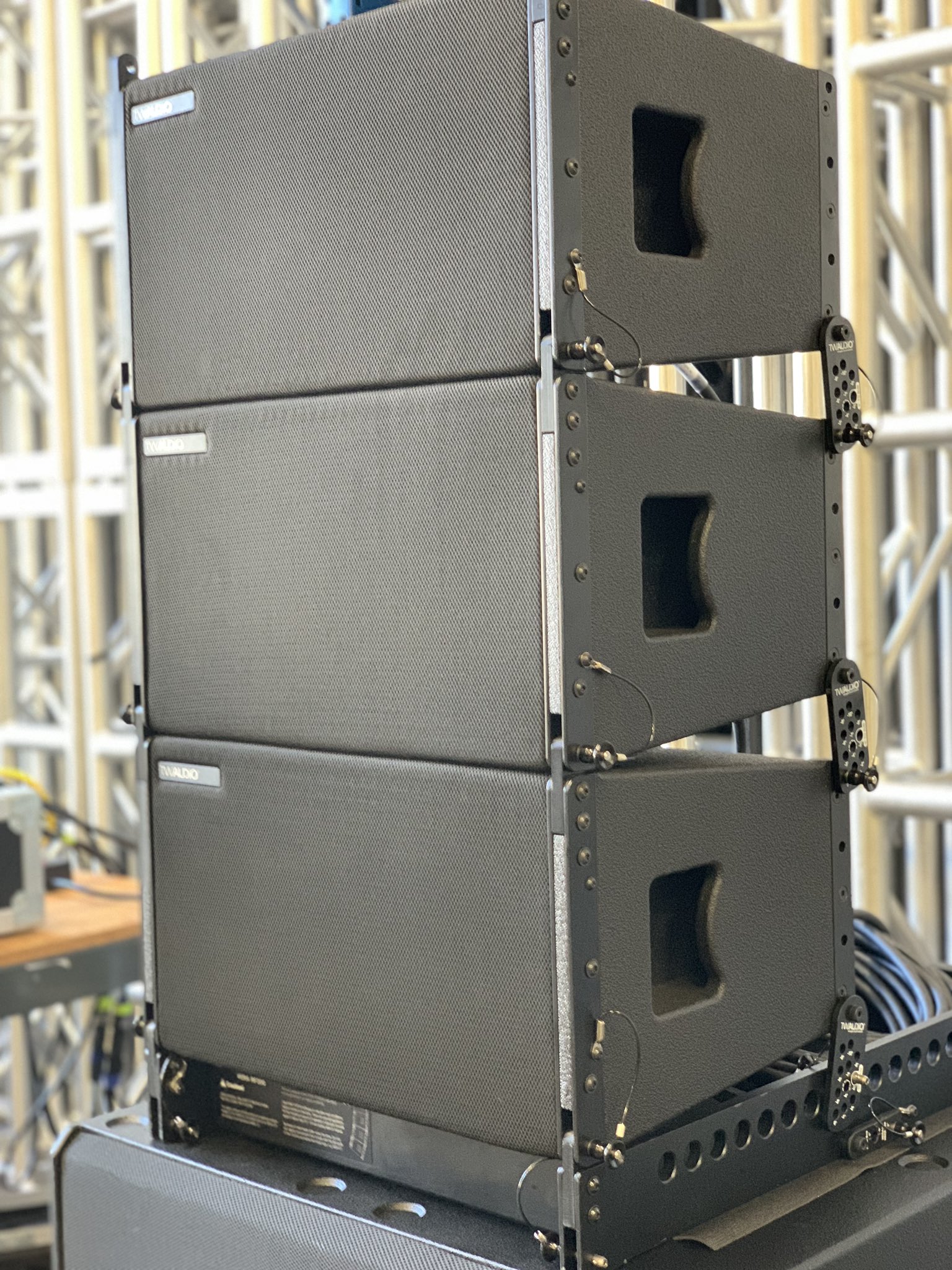 line array tw audio