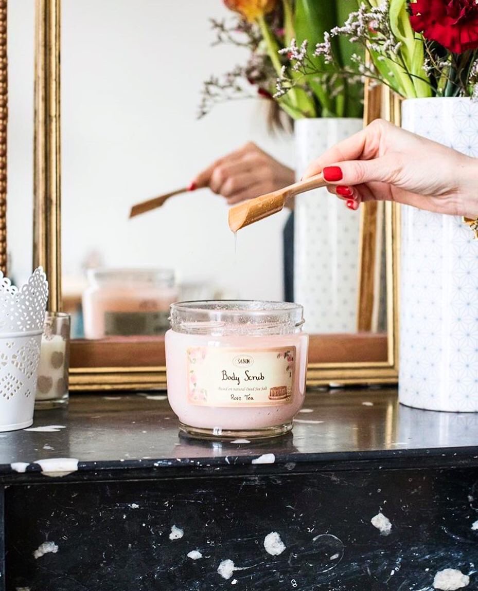 サボン Sabon 公式 本日スタート ボディスクラブ ローズティー六本木ヒルズ店限定発売 本日より開催の カードキャプターさくら展 壮大な世界を堪能した後は 六本木ヒルズ4階のsabonの店舗へ さくら色で人気のボディスクラブ ローズティーで余韻 サボン Sabon 公式 本日スタート ボディスクラブ ローズティー六本木ヒルズ店限定発売 本日より開催の カードキャプターさくら展 壮大な世界を堪能した後は 六本木ヒルズ4階のsabonの店舗へ さくら色で人気のボディスクラブ ローズティーで余韻