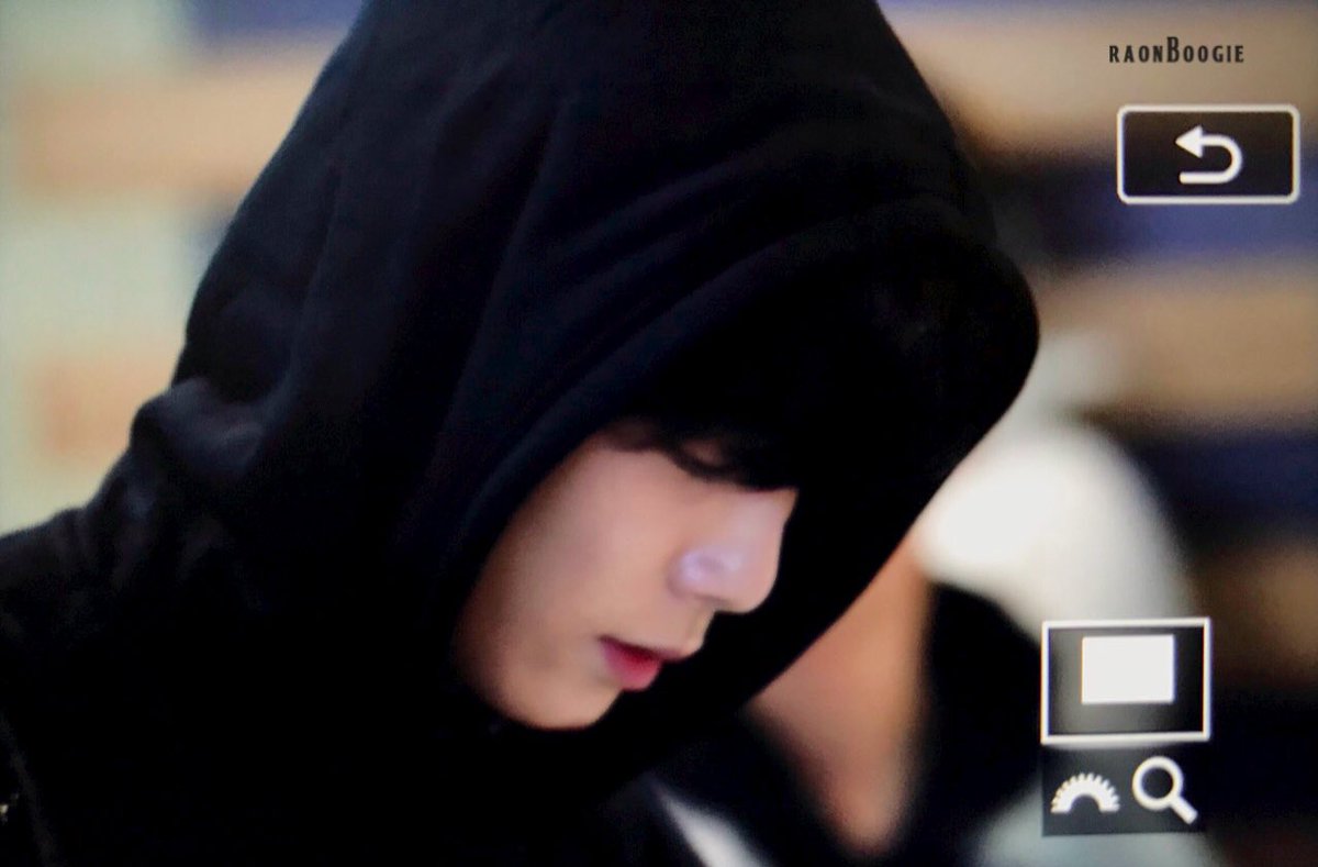 raonboogie's tweet photo. #김종현 #쩨알 #JR #복자

[PREVIEW]

- 181026 ICN 출국 오늘의 종현이🍑🍑 https://t.co/RHTmyGwD3F