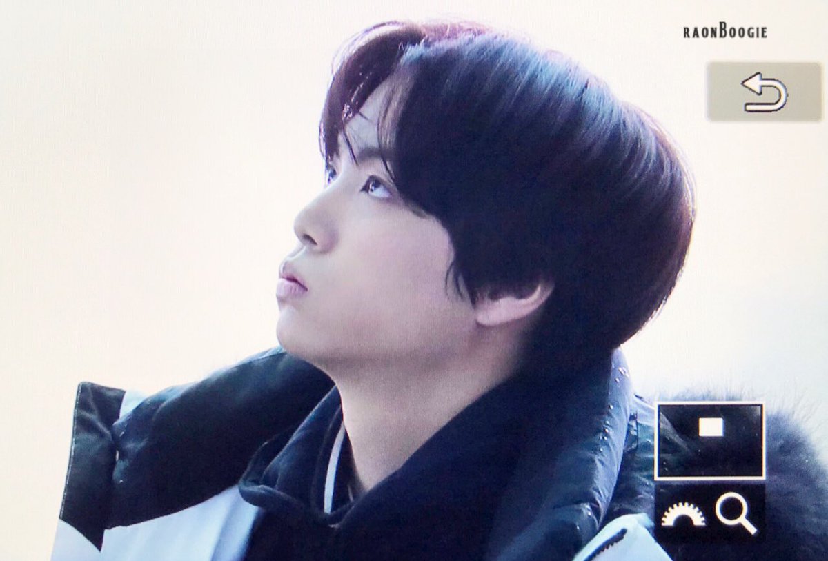 raonboogie's tweet photo. #김종현 #쩨알 #JR #복자

[PREVIEW]

- 181026 ICN 출국 오늘의 종현이🍑🍑 https://t.co/RHTmyGwD3F