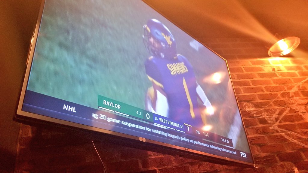 FratStarsCFB's tweet photo. We're hanging out at Whiskey River in Ankeny, IA for some LIVE College Football action. You guys see any upsets going down tonight? #CFB #FSFpodcast https://t.co/xW3dSLSiEj