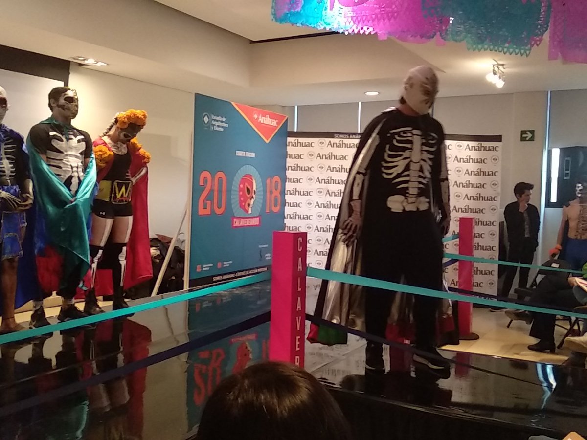 rlfabre's tweet photo. Excelente trabajo de la escuela de Diseño @UAnahuacPuebla felicidades @ruthazulcereza qué increíble está #Calavereando 2018. https://t.co/o8XLi1SuSK