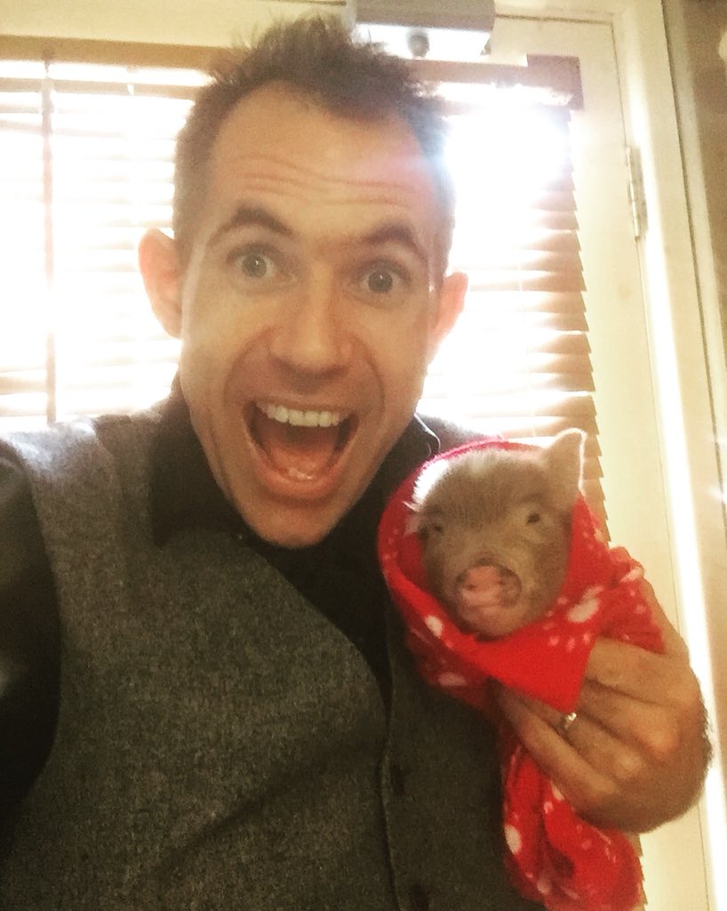 Baby pig doo doo doo doo doo doo!! <a href="/PennywellFarm/">Pennywell Farm</a> thanks for having me entertain your guests today we had a blast :)