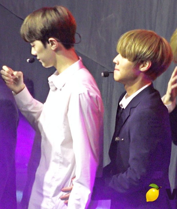 JIYOUNG43920368's tweet photo. น่ารักมากเลย~~~
พี่จีฮุนกับน้องควานลิน^^
#WANNAONE #wanable #panwink #Linhoon https://t.co/z4PuUdO37X