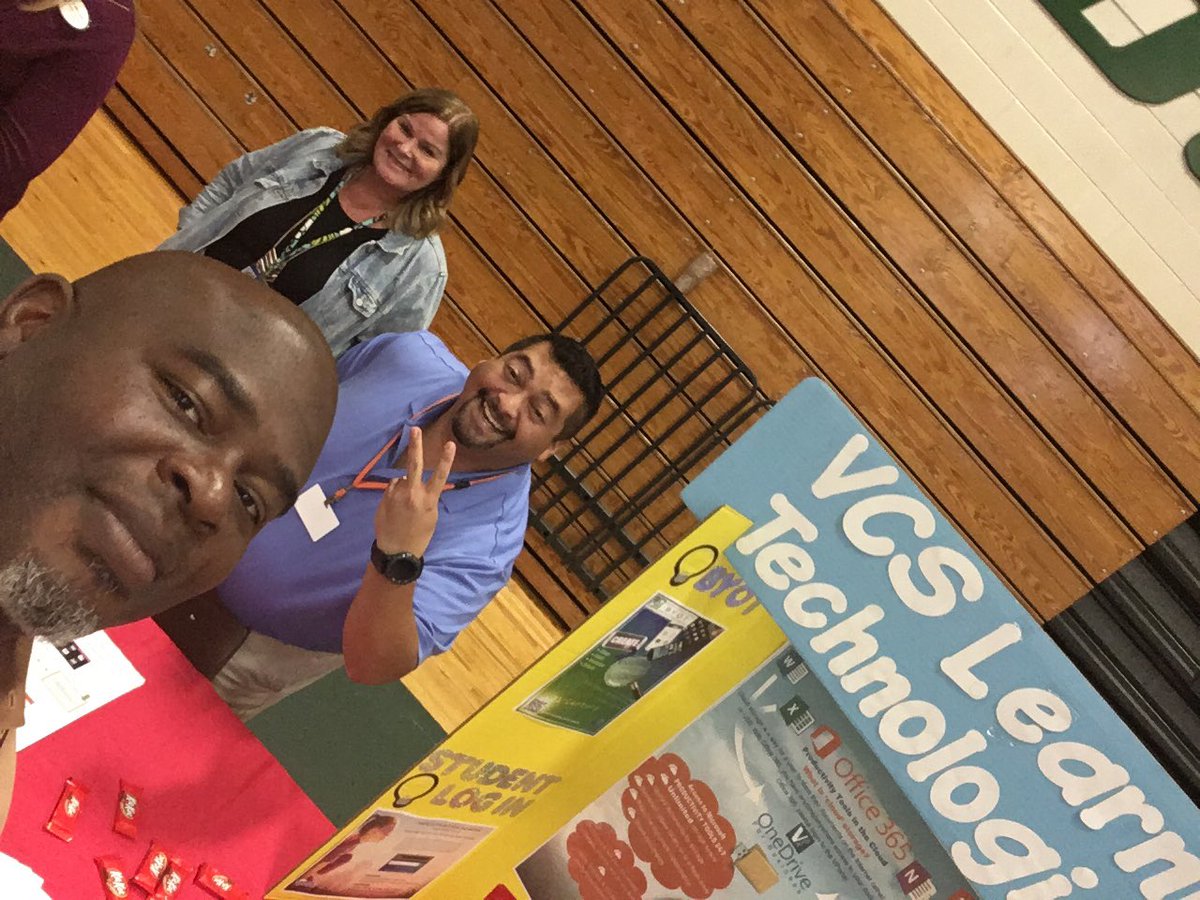 Penders_Points's tweet photo. Fact Fair-Deland High #teamvolusia #vcsb https://t.co/u7fFi9lNg9
