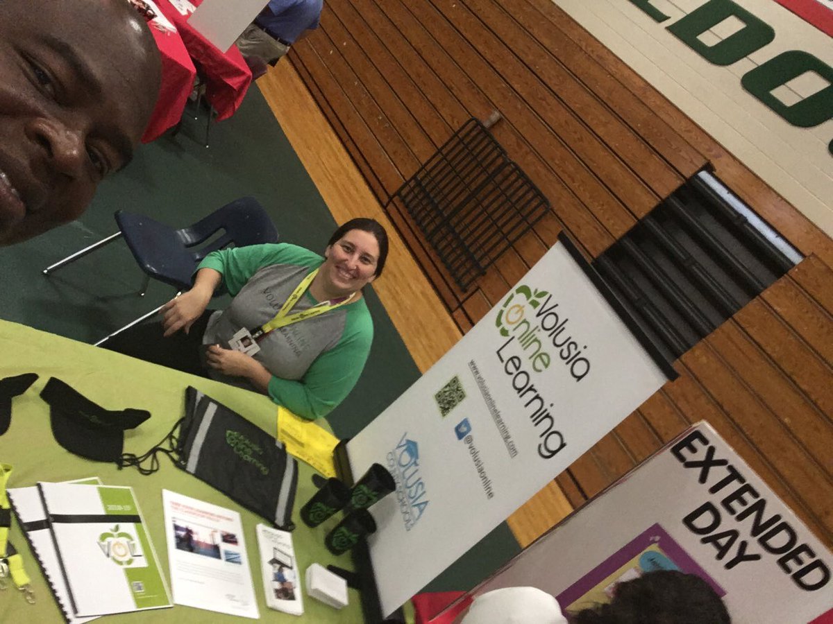 Penders_Points's tweet photo. Fact Fair-Deland High #teamvolusia #vcsb https://t.co/u7fFi9lNg9