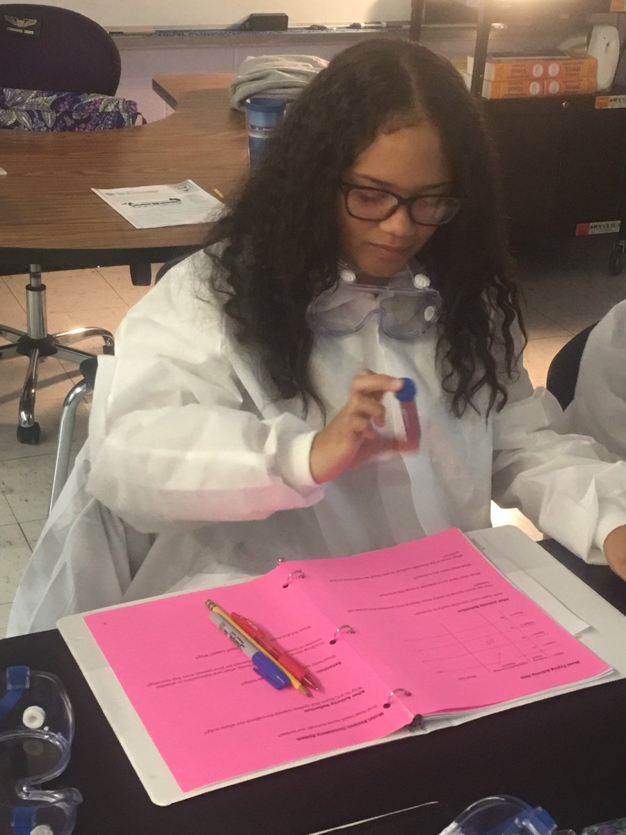 MrsCrespo's tweet photo. #MassSTEMWeek @JosephJHurley https://t.co/ZJBvxnMmmT
