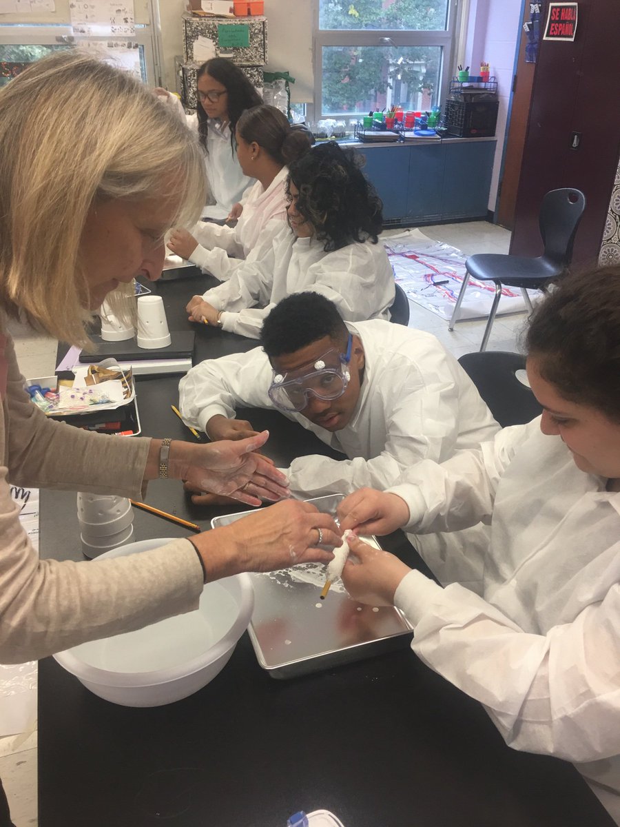 MrsCrespo's tweet photo. #MassSTEMWeek @JosephJHurley https://t.co/ZJBvxnMmmT