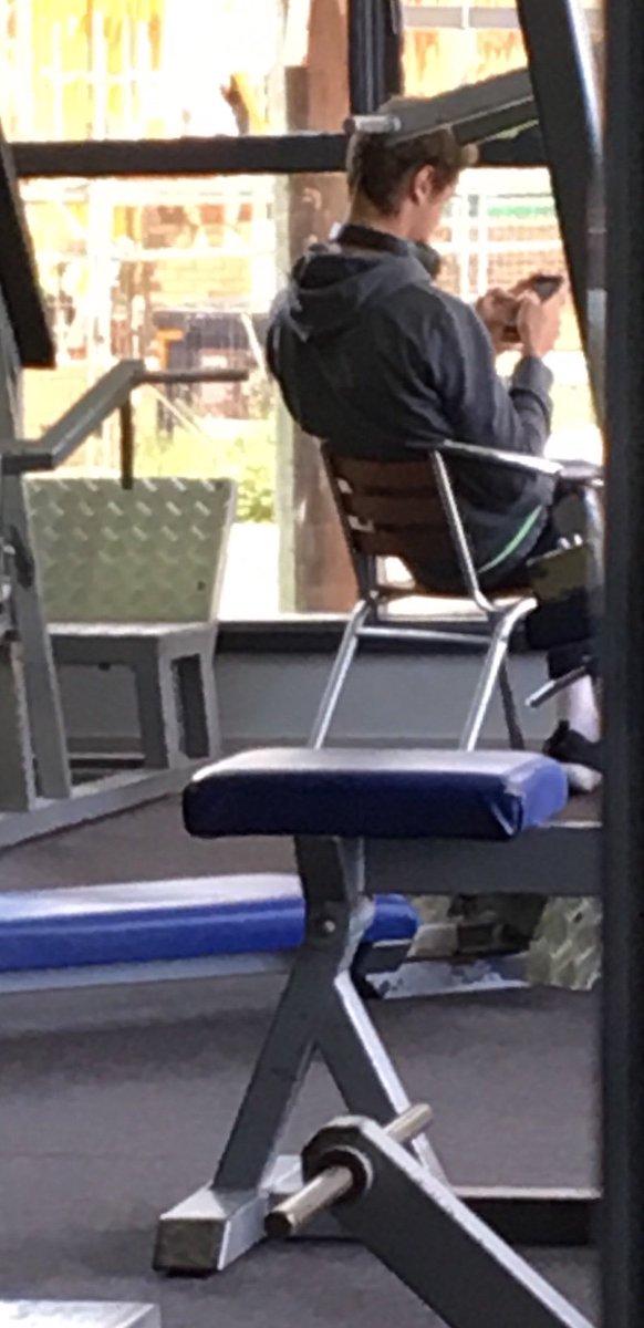maccaburbsvoice's tweet photo. Heโs been dead-set sitting there @ #gym for 45min... texting... I promise you heโll workout (or move) any week now!
#gymlife #Fitness #fitnessday #fitnessmotivation #weightlifting #weights #Training #fitfingers #norush #workinghiswayuptoit #psyching https://t.co/hXZPAqXyx6