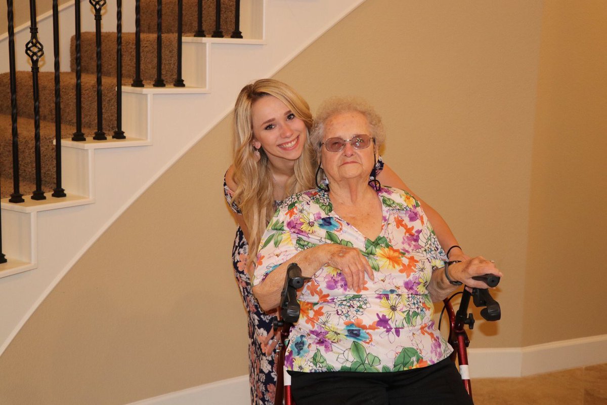 brooke ashley🌻 tweet media