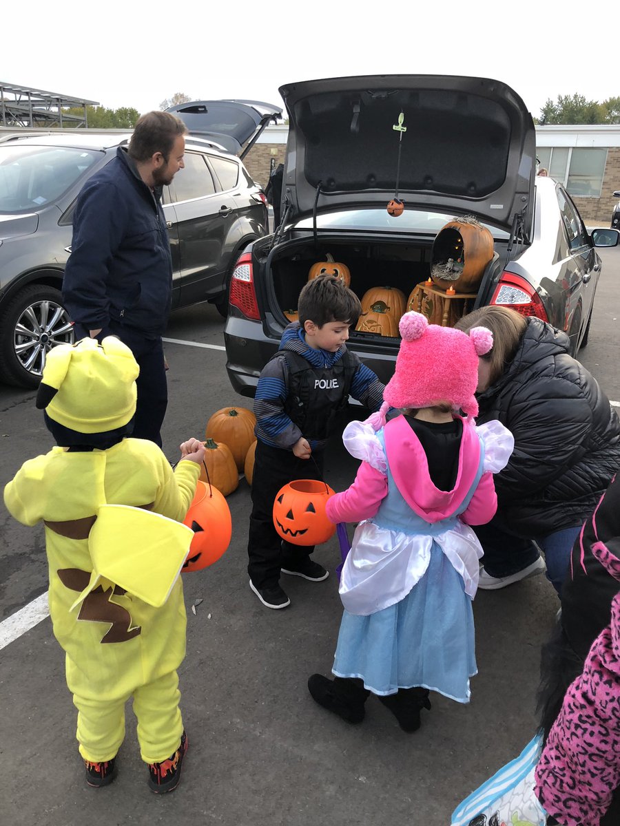 TCCHS had a successful Trunk or Treat!