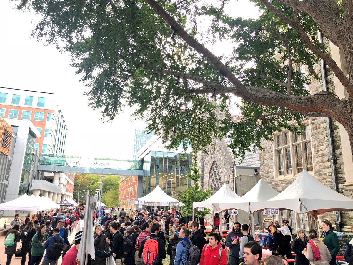 thefoxschool's tweet image. What a night.✨

Thank you to everyone who joined us to celebrate 100 years of the Fox School of Business! #Fox100