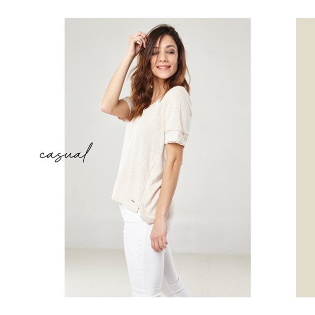 El pantalón blanco como imprescindible del verano.

#GetTHELook Casual y chic en nuestros locales en #JulienStores #SS19 ift.tt/2O8f1gn