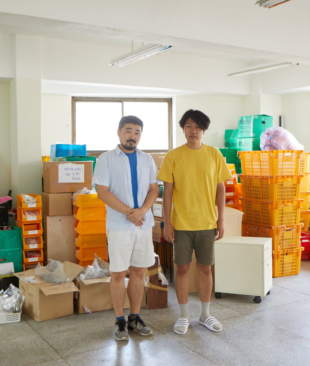 indexshop's tweet image. [인덱스 뉴스쿨] &amp;lt;세상을 바꾼 포스터&amp;gt;발간 기념 토크 

일시: 2018.11.7(수) 오후 7시
장소: 인덱스(커먼그라운드3층)
토크: 신지예+햇빛스튜디오
인원: 50명
참가비: 5,000원
신청: goo.gl/2DYcpw