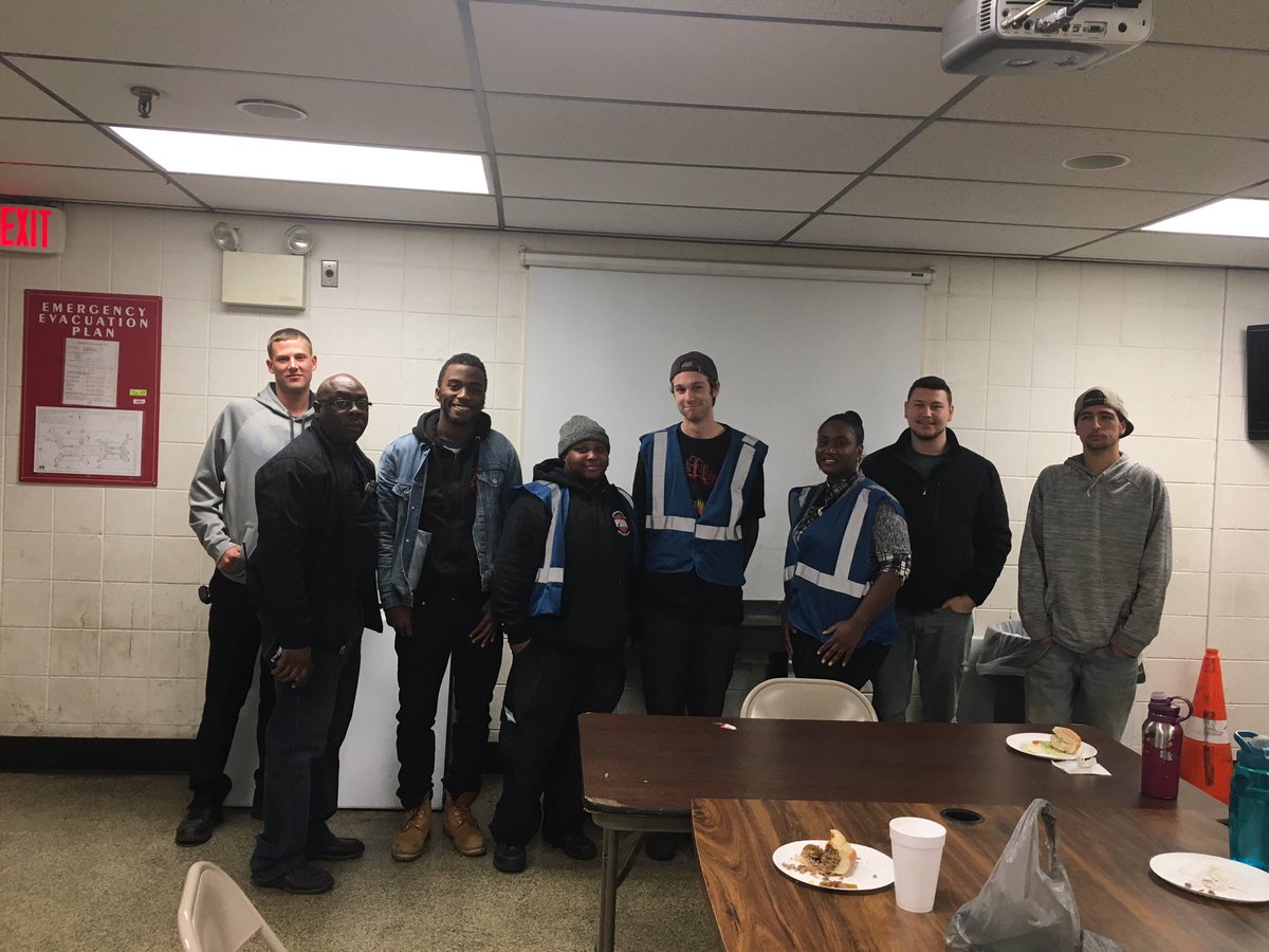 Willow Grove Pre-Seniority Day Hub employees with Terrence Jefferson Day Hub Manager. @ChesapeakUPSers @lucia_peyton @JenMillerUPSer @UPSTrayceParker @eroachups