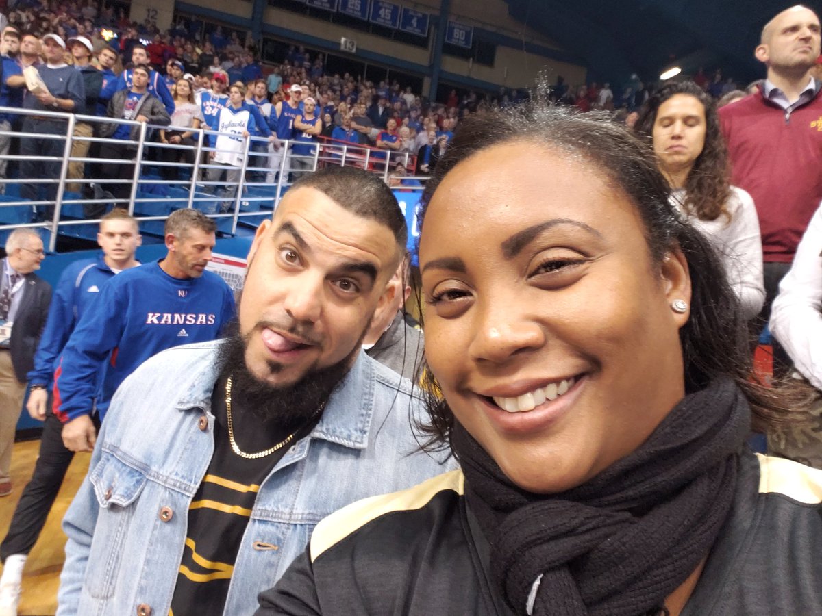 thatdamnesh81's tweet photo. Had a FREEZING great time with my baby boy & the homie Ceas here in Kansas!! Stocked up his fridge & his closet & got some 😘😘😘 #bballslife #bballmom #collegelife #hegreedy #mybaby #luvmesomehim #hegotswoll #hesabeast #broke @ Allen Fieldhouse https://t.co/brs5aOGTQP