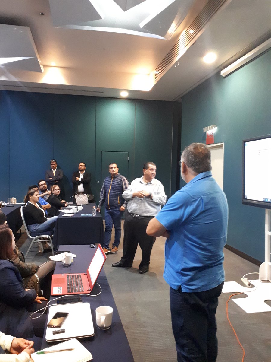 maganapablo's tweet photo. Excelente trabajo con un gran equipo de Formación Continua... Curso de Aula interactivas. Habilidades Digitales a docentes de Educación Básica... @PacoAyon @saire83 @sergioruvalca https://t.co/K8bWghG2Xr