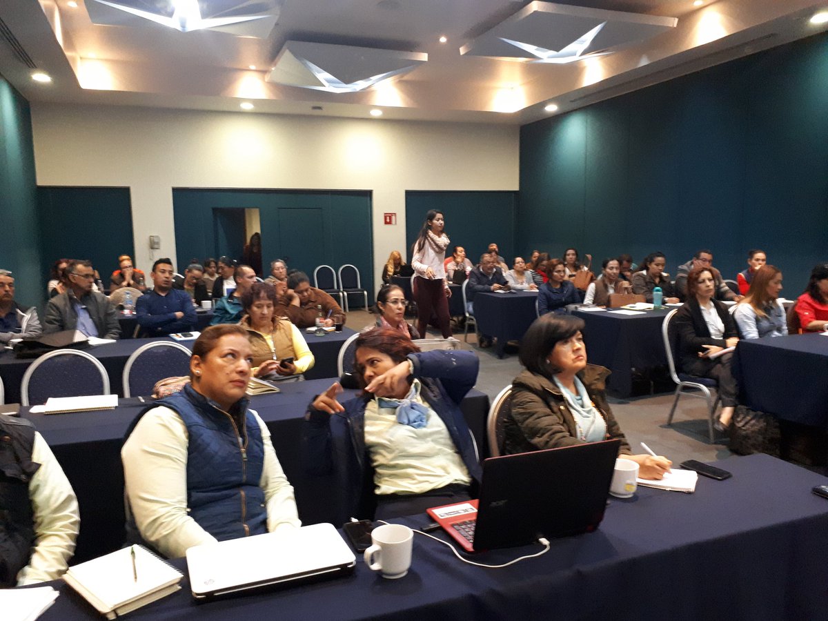 maganapablo's tweet photo. Excelente trabajo con un gran equipo de Formación Continua... Curso de Aula interactivas. Habilidades Digitales a docentes de Educación Básica... @PacoAyon @saire83 @sergioruvalca https://t.co/K8bWghG2Xr