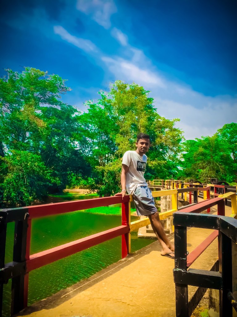 Notttbee's tweet photo. ȶʀǟʋɛʟɨռɢ ɮʟօɢɢɛʀֆ
#travelinglife #iphoneclicks #naturephotography #lifeblogger #bridge #afternoon #mobilclick #travelblogger #blogger #naturephotography #amazing #lifestyle #fantastic #srilanka #travelsrilanka https://t.co/asni6sGMHb