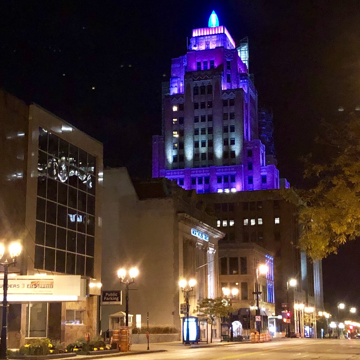 mkepride's tweet photo. SO inspiring to see Milwaukee’s skyline lit up in the colors of the #transgender pride flag tonight — in honor of the #RallyforResistance! 

Visibility matters — and our city refuses to let #trans lives be erased! #WontBeErased #LiveProud https://t.co/I9BrVuTraT