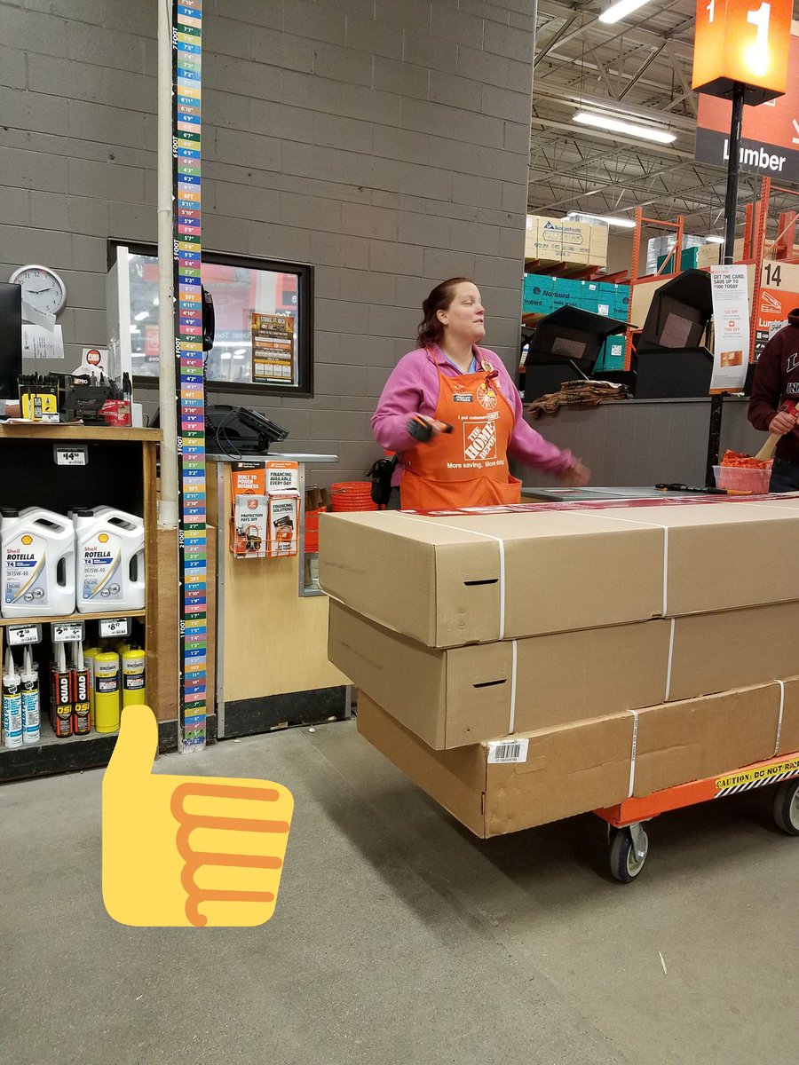mejo0507's tweet photo. @jmdminnie82 is covering a break for our cashier Avery for cashier appreciation month. Thank you Avery and all the cashiers for everything you do for our customers! @AngieKnud  @kadie_crist @medegraa @alyssa_alyssalj @Paul_Schiebold https://t.co/E3gUJxEi5j