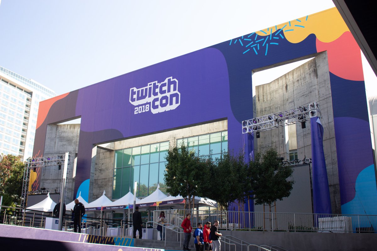 GamesDoneQuick's tweet image. The sun is setting here at @TwitchCon as we&apos;re getting ready for what will be an amazing weekend of speedruns benefiting the TwitchCon Charity Plaza! Make sure you tune in to #GDQx all weekend long over at gamesdonequick.com!