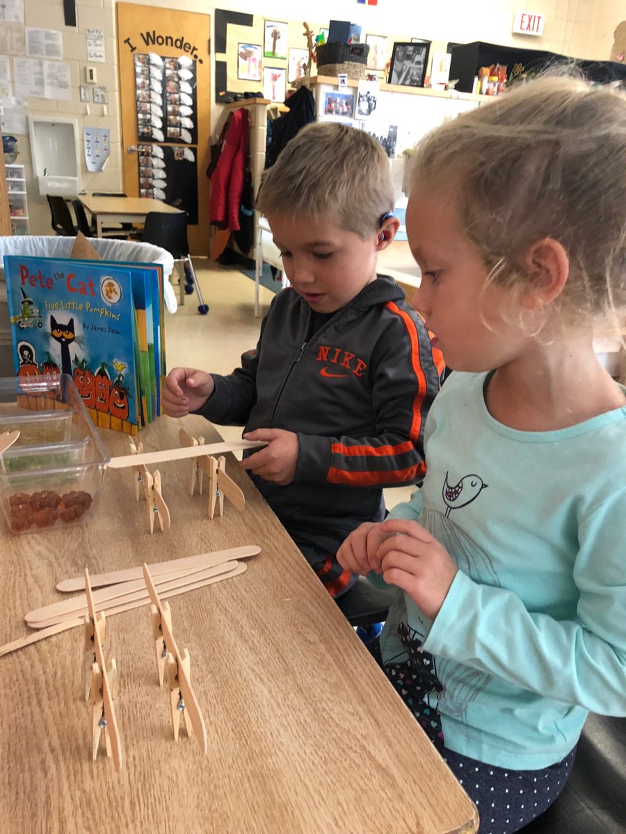 FDKRiverside's tweet image. Building a fence for our “Five Little Pumpkins”. #steamactivity #makerspace