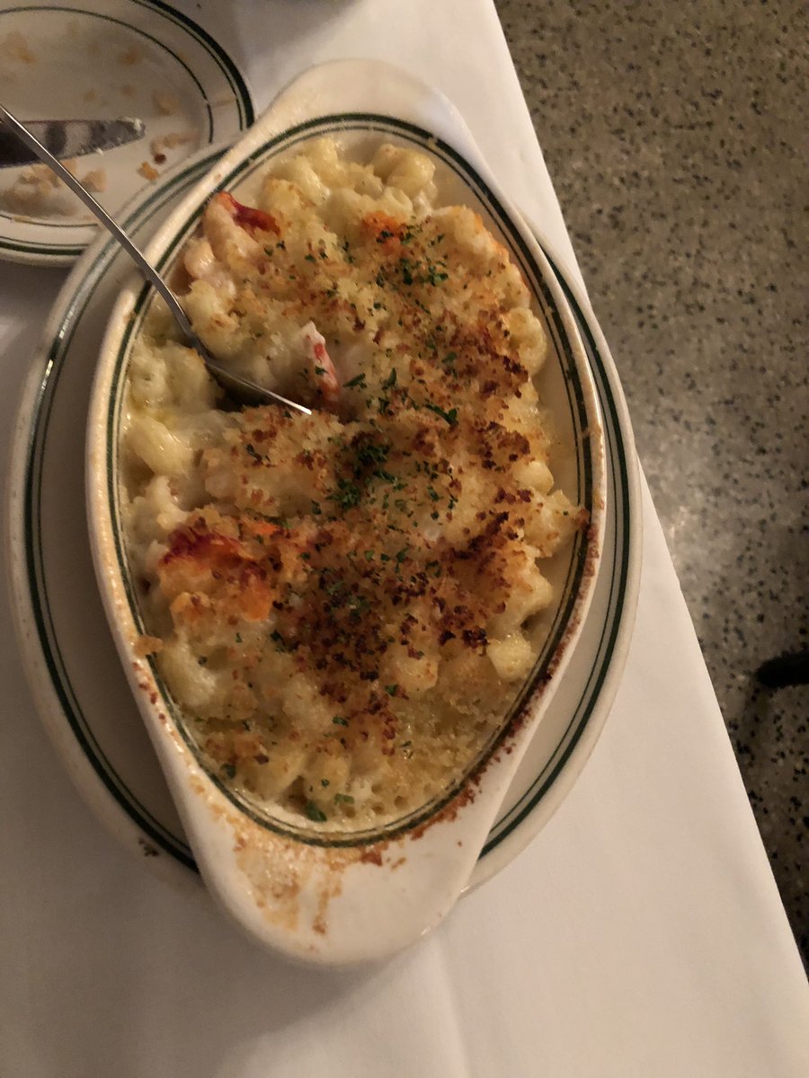 JimWLondon's tweet photo. @joesstonecrab thanks for our annual amazing meal #amazing #restaurants #Foodies #eat #stonecrab #lobster #macandcheese #keylime #pie #Miami #MiamiBeach -#legit https://t.co/wsdW5X26Ow