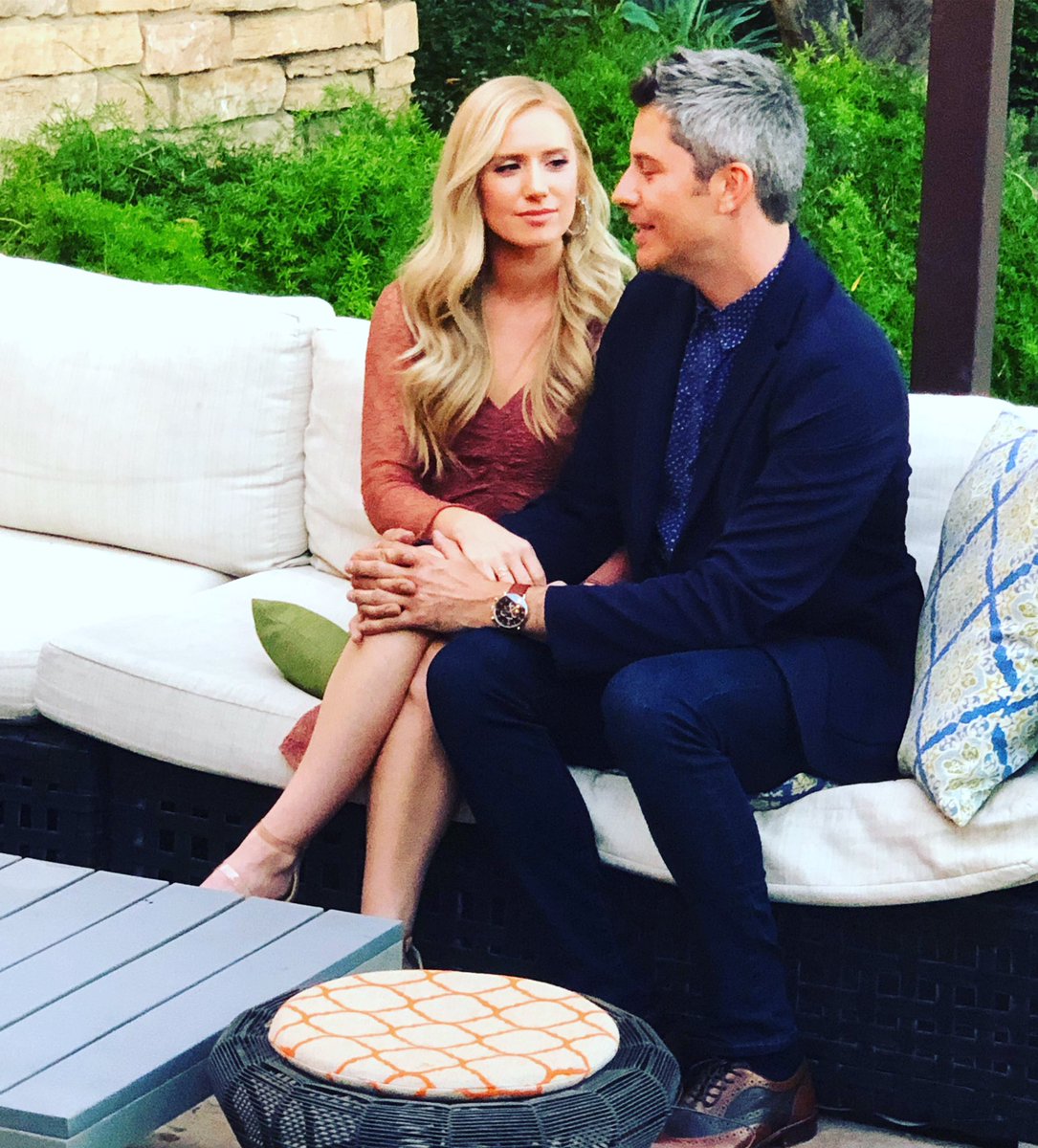 markemark's tweet image. Met Ari &amp;amp; Lauren from @TheBachelorTV Straight Up Professionals @ariejr @laurenburnham91 #takestwo @BachelorABC